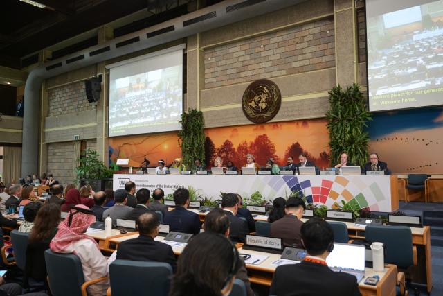 (251208) -- NAIROBI, Dec. 8, 2025 (Xinhua) -- This photo taken on Dec. 8, 2025 shows a scene at the opening of the seventh session of the United Nations Environment Assembly (UNEA-7) in Nairobi, Kenya. The UNEA-7 opened on Monday in Nairobi, the Kenyan capital, amid calls for a lasting solution to mounting threats facing the planet.
   Nearly 6,000 delegates, including environment officials, representatives of multilateral agencies, academia, industry, and civil society from over 170 countries, are attending the five-day conference under the theme "Advancing Sustainable Solutions for a Resilient Planet." (Xinhua/Yang Guang)
