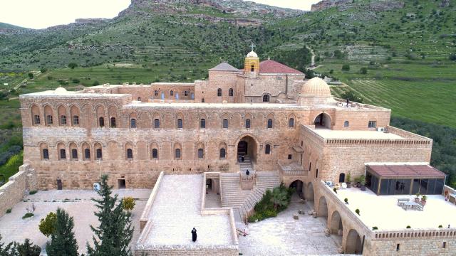 (251208) -- MARDIN, Dec. 8, 2025 (Xinhua) -- A drone photo taken on Dec. 7, 2025 shows a view of the Deyrulzafaran Monastery in Mardin province, Türkiye. TO GO WITH "Interview: Türkiye's historic province of Mardin seeks closer tourism, cultural ties with China, governor says" (Mustafa Kaya/Handout via Xinhua)
