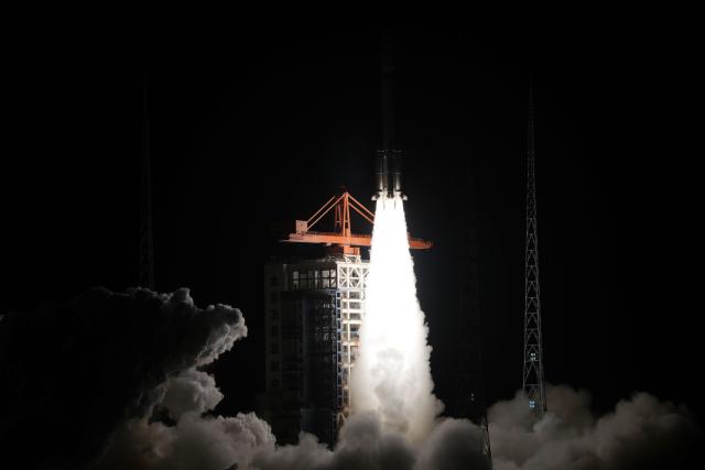 (251209) -- TAIYUAN, Dec. 9, 2025 (Xinhua) -- A modified Long March-6 carrier rocket carrying the 15th group of low-orbit internet satellites blasts off from the Taiyuan Satellite Launch Center in north China's Shanxi Province, Dec. 9, 2025.
  The satellite group was launched at 6:11 a.m. (Beijing Time) and entered its preset orbit successfully. (Photo by Shang Yuhang/Xinhua)