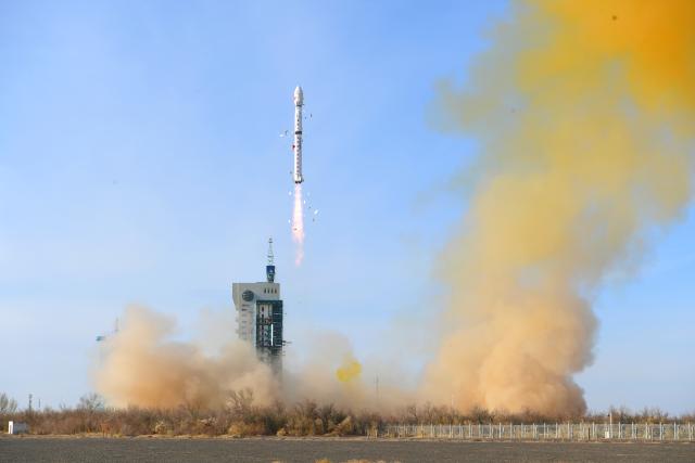 (251209) -- JIUQUAN, Dec. 9, 2025 (Xinhua) -- A Long March-4B carrier rocket carrying the Yaogan-47 remote sensing satellite blasts off from the Jiuquan Satellite Launch Center in northwest China, Dec. 9, 2025.
  The satellite was lifted off at 11:41 a.m. (Beijing Time) and has entered the preset orbit successfully. (Photo by Wang Jiangbo/Xinhua)