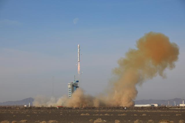 (251209) -- JIUQUAN, Dec. 9, 2025 (Xinhua) -- A Long March-4B carrier rocket carrying the Yaogan-47 remote sensing satellite blasts off from the Jiuquan Satellite Launch Center in northwest China, Dec. 9, 2025.
  The satellite was lifted off at 11:41 a.m. (Beijing Time) and has entered the preset orbit successfully. (Photo by Yang Xiaobo/Xinhua)