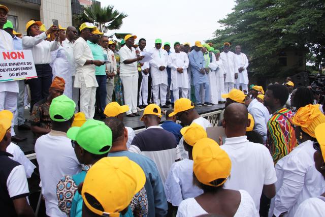 (251209) -- COTONOU, Dec. 9, 2025 (Xinhua) -- People gather to express their support for Beninese President Patrice Talon at Place Bulgarie in Cotonou, the economic capital of Benin, Dec. 8, 2025.
  Benin's government said on Sunday that an attempted military mutiny had been foiled in Cotonou, the country's economic capital and largest city, after armed soldiers briefly took over state television to declare President Patrice Talon was removed from office.
  The Presidency said the president is safe and that government forces have regained control of the situation. (Photo by Seraphin Zounyekpe/Xinhua)