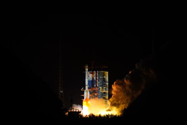 (251210) -- XICHANG, Dec. 10, 2025 (Xinhua) -- A Long March-3B carrier rocket carrying the Shiyan-22 satellite blasts off from the Xichang Satellite Launch Center in southwest China's Sichuan Province, Dec. 9, 2025. The satellite was launched on Tuesday at 11:08 p.m. (Beijing Time) and entered its planned orbit as scheduled.
   The satellite will primarily support services including satellite communication, data transmission, and radio and television broadcasting, as well as conducting relevant technical tests and validations. (Photo by Li Zhiyong/Xinhua)