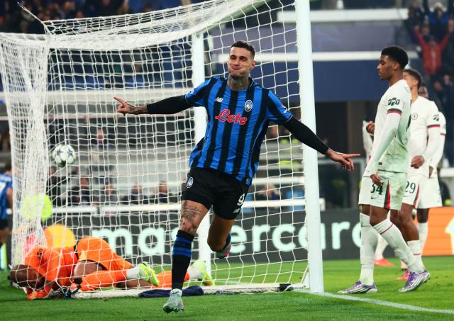 (251210) -- BERGAMO, Dec. 10, 2025 (Xinhua) -- Atalanta's Gianluca Scamacca celebrates his goal during the UEFA Champions League match between Atalanta and Chelsea in Bergamo, Italy, Dec. 9, 2025. (Xinhua)