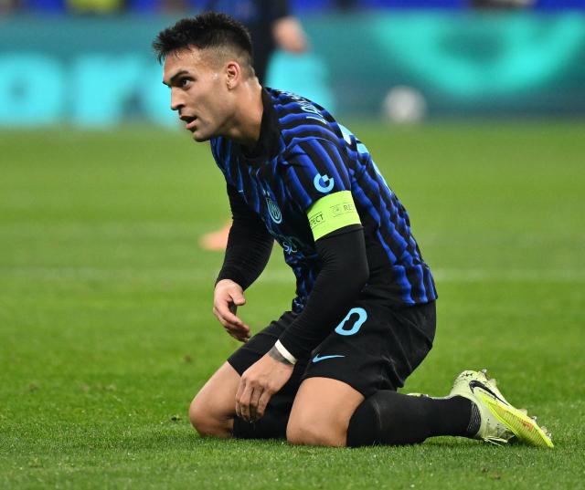 (251210) -- MILAN, Dec. 10, 2025 (Xinhua) -- Inter Milan's Lautaro Martinez reacts during the UEFA Champions League between Inter Milan and Liverpool in Milan, Italy, Dec. 9, 2025. (Photo by Alberto Lingria/Xinhua)