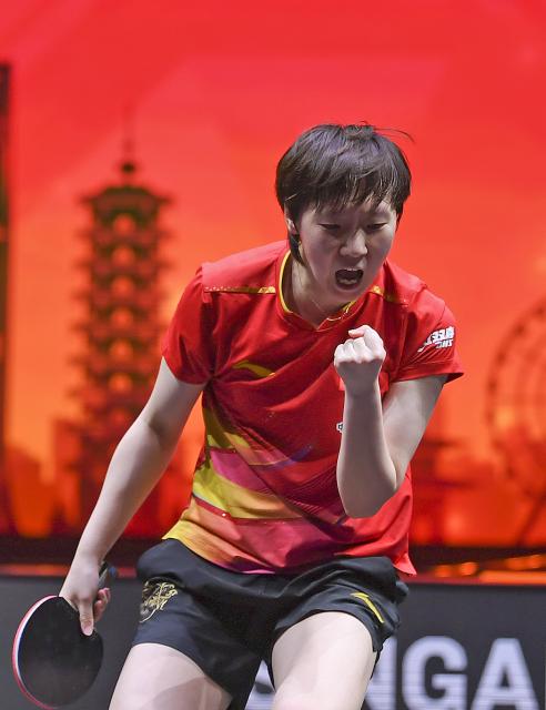 (251210) -- HONG KONG, Dec. 10, 2025 (Xinhua) -- Wang Manyu celebrates scoring during the women's singles Round of 16 match between Wang Manyu of China and Harimoto Miwa of Japan at the WTT Finals Hong Kong 2025 in Hong Kong, south China, Dec. 10, 2025. (Xinhua/Chen Duo)