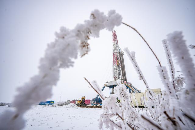 (251211) -- BEIJING, Dec. 11, 2025 (Xinhua) -- This photo taken on Dec. 8, 2025 shows a view of Jimsar national-level shale oil production zone in the Junggar Basin of northwest China's Xinjiang Uygur Autonomous Region. A major shale oil production zone in northwest China's Xinjiang Uygur Autonomous Region reported its crude oil output exceeding 1.7 million tonnes so far this year, marking a significant breakthrough in the country's shale oil development, China National Petroleum Corporation (CNPC) announced on Tuesday. (Photo by Xu Zhiyuan/Xinhua)