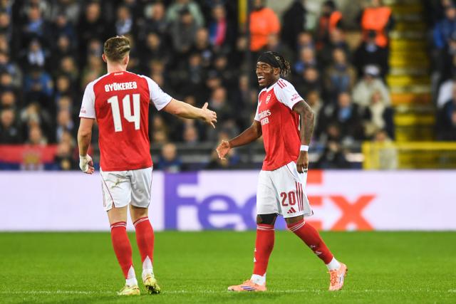 (251211) -- BRUGES, Dec. 11, 2025 (Xinhua) -- Noni Madueke (R) of Arsenal celebrates scoring with his teammate during the UEFA Champions League football match between Club Brugge and Arsenal in Bruges, Belgium, on Dec. 10, 2025. (Xinhua/Peng Ziyang)