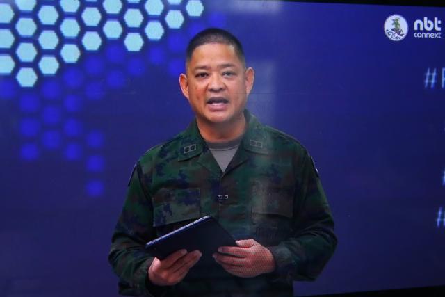 (251211) -- BANGKOK, Dec. 11, 2025 (Xinhua) -- This screen image shows Thai Defense Ministry spokesperson Surasant Kongsiri speaking at a press briefing on Dec. 11, 2025.
  Surasant said on Thursday that the ongoing border clashes with Cambodia have left nine Thai soldiers dead and more than 120 people injured. (Xinhua/Sun Weitong)
