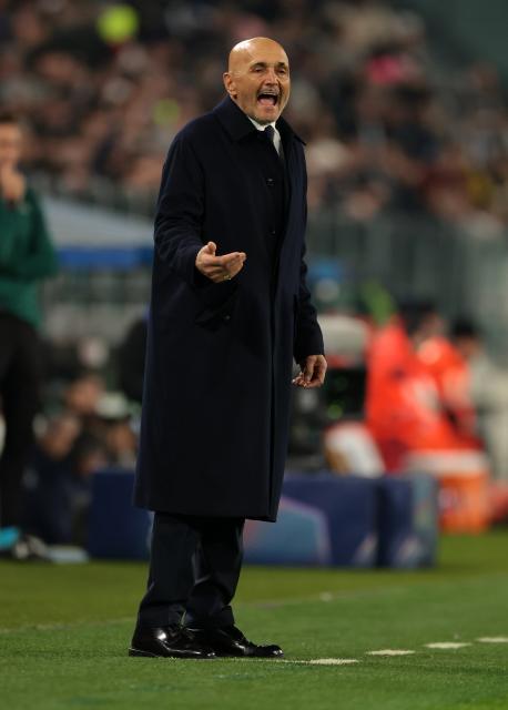 (251211) -- TURIN, Dec. 11, 2025 (Xinhua) -- Juventus' head coach Luciano Spalletti reacts during the UEFA Champions League match between Juventus and Pafos in Turin, Italy, Dec. 10, 2025. (Photo by Alberto Lingria/Xinhua)