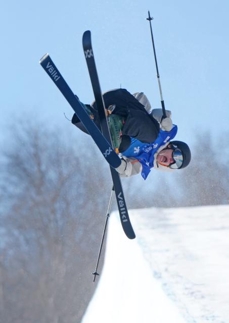 (251211) -- ZHANGJIAKOU, Dec. 11, 2025 (Xinhua) -- Matthew Labaugh of the United States competes during the men's freeski halfpipe qualification of FIS Freeski World Cup 2025 in Zhangjiakou, north China's Hebei Province, Dec. 11, 2025. (Xinhua/Wang Peng)