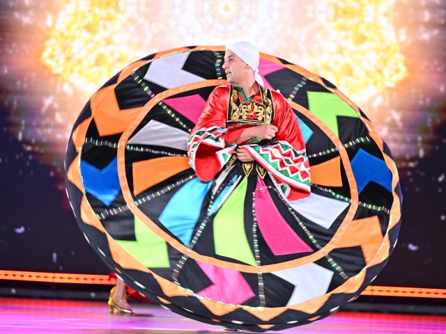(251211) -- QUANZHOU, Dec. 11, 2025 (Xinhua) -- An actor performs an Egyptian dance at the opening ceremony of the 2025 Maritime Silk Road International Cultural Tourism Festival in Quanzhou, southeast China's Fujian Province, on Dec. 11, 2025. (Xinhua/Jiang Kehong)