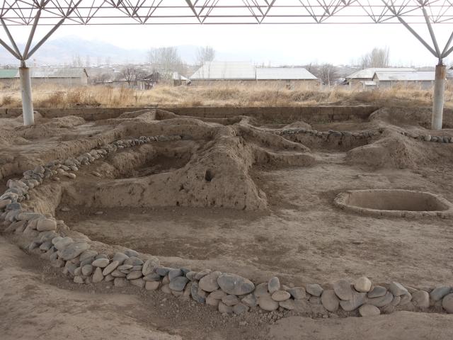(251212) -- DUSHANBE, Dec. 12, 2025 (Xinhua) -- This photo taken on Dec. 11, 2025 shows a view of the proto-urban site of Sarazm in Tajikistan. Sarazm, which means "where the land begins", is an archaeological site bearing testimony to the development of human settlements in Central Asia, from the 4th millennium BC to the end of the 3rd millennium BC. The site was inscribed on the UNESCO World Heritage List in 2010. (Xinhua/An Xiaomeng)