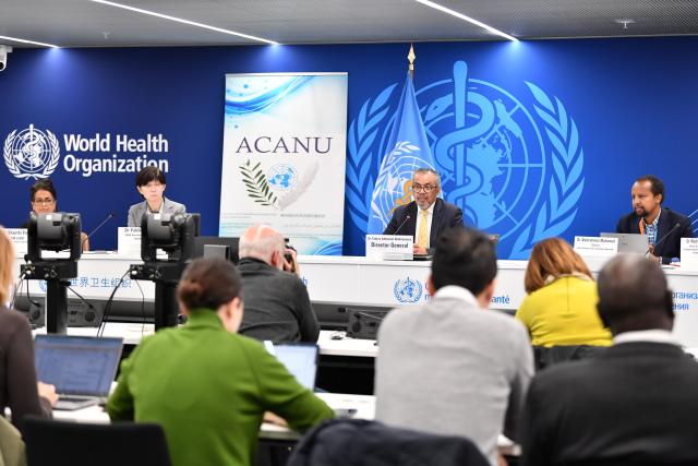 (251212) -- GENEVA, Dec. 12, 2025 (Xinhua) -- World Health Organization (WHO) Director-General Tedros Adhanom Ghebreyesus (2nd R) speaks during a press briefing in Geneva, Switzerland, Dec. 11, 2025. The year 2025 has brought both significant progress and major challenges for the WHO and global health more broadly, Tedros said on Thursday. (Xinhua/Lian Yi)