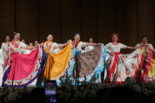 (251212) -- DHAHRAN, Dec. 12, 2025 (Xinhua) -- The China National Center for the Performing Arts (NCPA) Chorus perform at the World Famous Songs Concert at the King Abdulaziz Center for World Culture, in Dhahran, Saudi Arabia, Dec. 11, 2025. Chinese and Saudi artists performed together on Thursday in a concert that marked the highlight of the NCPA Chorus's first tour in the kingdom. (Xinhua/Wang Haizhou)