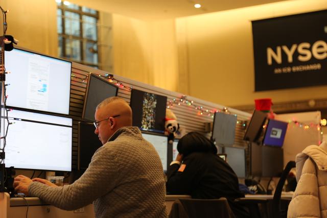 (251212) -- NEW YORK, Dec. 12, 2025 (Xinhua) -- Traders work on the floor of the New York Stock Exchange in New York, the United States, on Dec. 12, 2025. U.S. stocks ended lower on Friday. The Dow Jones Industrial Average fell by 245.96 points, or 0.51 percent, to 48,458.05. The S&P 500 sank 73.59 points, or 1.07 percent, to 6,827.41. The Nasdaq Composite Index shed 398.69 points, or 1.69 percent, to 23,195.17. (Xinhua/Liu Yanan)