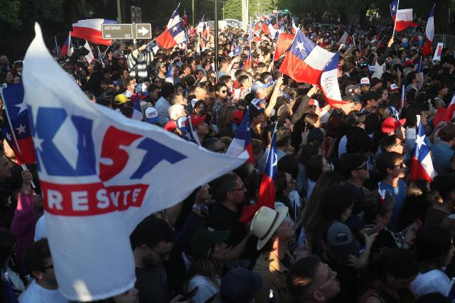 (251215) -- SANTIAGO, Dec. 15, 2025 (Xinhua) -- Supporters of Jose Antonio Kast, candidate of Chilean far-right Republican Party, celebrate his winning in the presidential election, in Santiago, Chile, Dec. 14, 2025.
  Jose Antonio Kast won the Chilean presidential runoff election, becoming the country's new president, said the electoral authorities on Sunday. (Xinhua)