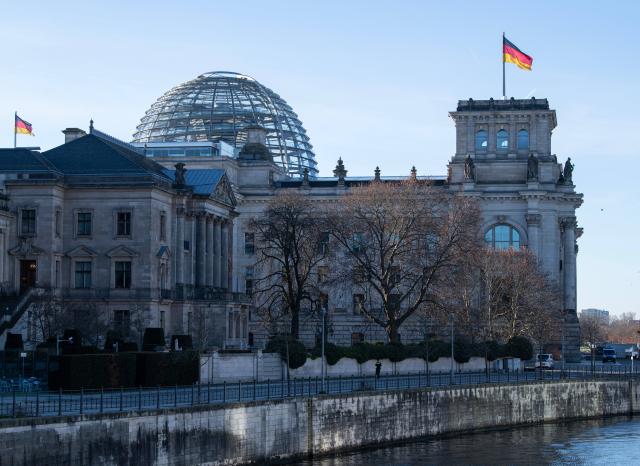 (251215) -- BERLIN, Dec. 15, 2025 (Xinhua) -- The Reichstag building is pictured in Berlin, Germany, Dec. 15, 2025. Ukrainian President Volodymyr Zelensky on Monday concluded two days of talks with U.S. representatives in Berlin, describing them as "productive," while German Chancellor Friedrich Merz said recent diplomatic momentum has made a ceasefire conceivable. (Xinhua/Zhang Haofu)