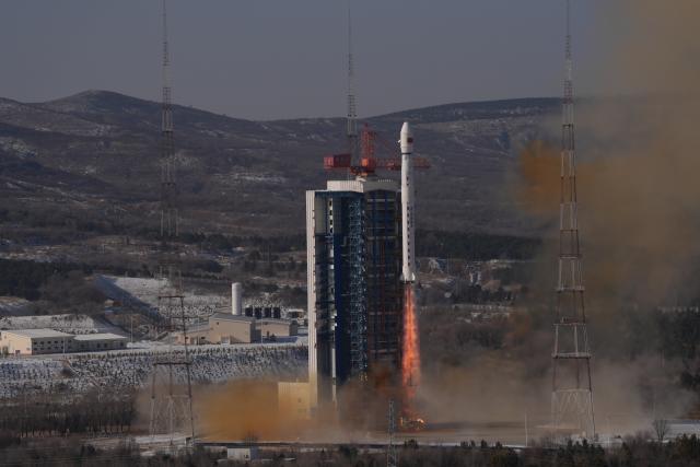 (251216) -- TAIYUAN, Dec. 16, 2025 (Xinhua) -- A Long March-4B rocket carrying Ziyuan III 04 satellite blasts off from the Taiyuan Satellite Launch Center in north China's Shanxi Province, on Dec. 16, 2025. The satellite was launched at 11:17 a.m. Beijing time. (Photo by Wang Yapeng/Xinhua)