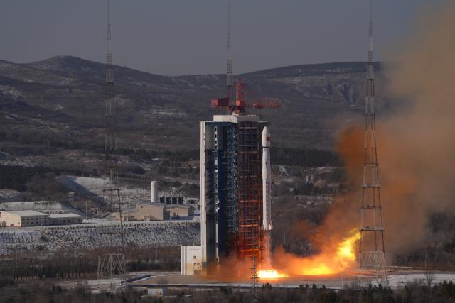 (251216) -- TAIYUAN, Dec. 16, 2025 (Xinhua) -- A Long March-4B rocket carrying Ziyuan III 04 satellite blasts off from the Taiyuan Satellite Launch Center in north China's Shanxi Province, on Dec. 16, 2025. The satellite was launched at 11:17 a.m. Beijing time. (Photo by Wang Yapeng/Xinhua)