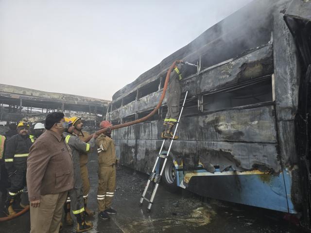 (251216) -- MATHURA, Dec. 16, 2025 (Xinhua) -- Wreckage of buses are seen after a collision on Delhi-Agra Expressway in Mathura district of Indian's northern state of Uttar Pradesh, Dec. 16, 2025. The death toll from Tuesday's multi-vehicle collision has risen to 15, with around 48 people injured, local police confirmed by phone.
Up to seven buses and three cars were involved in the pileup amid heavy fog. The collision immediately caused the vehicles to catch fire, resulting in numerous casualties. (Str/Xinhua)