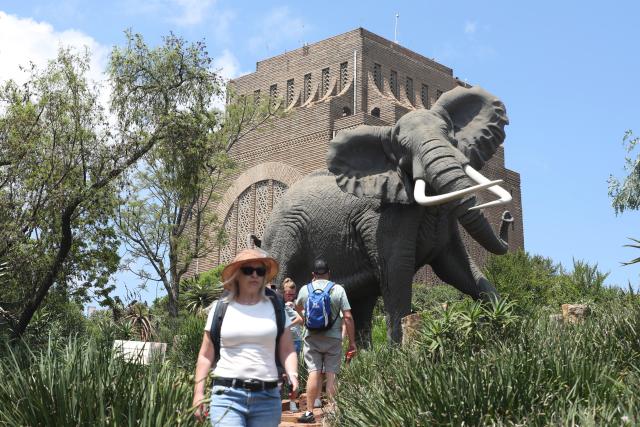 (251216) -- PRETORIA, Dec. 16, 2025 (Xinhua) -- People participate in a celebration of the Day of Reconciliation at the Voortrekker Monument in Pretoria, South Africa, on Dec. 16, 2025. December 16 was called the Day of the Vow in South Africa. It was renamed the Day of Reconciliation in 1994 after the end of apartheid, with the intention of fostering reconciliation and national unity. (Xinhua/Chen Wei)