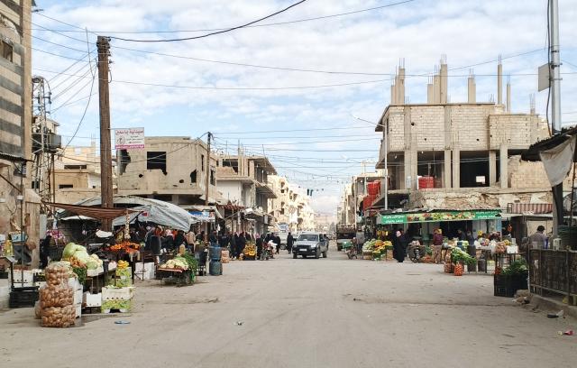 (251216) -- PALMYRA, Dec. 16, 2025 (Xinhua) -- Photo taken on Dec. 14, 2025 shows a street market in Palmyra, central Syria. TO GO WITH "Feature: Residents in Syria's Palmyra recall tense hours after attack kills U.S. service members" (Str/Xinhua)