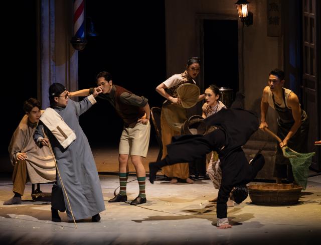 (251217) -- TORONTO, Dec. 17, 2025 (Xinhua) -- Actors perform the Chinese dance drama Wing Chun in Toronto, Canada, on Dec. 16, 2025. The Chinese dance drama was staged here on Tuesday, and will last until Jan. 4, 2026. (Photo by Zou Zheng/Xinhua)