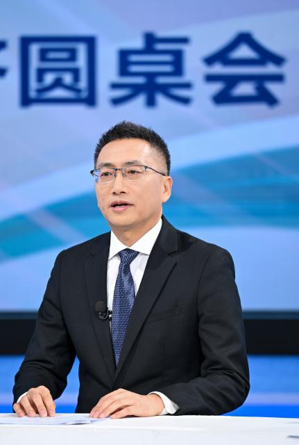 (251217) -- BEIJING, Dec. 17, 2025 (Xinhua) -- Wang Fengli, deputy director of the Office of the Free Trade Port Working Committee of the Communist Party of China Hainan Provincial Committee, speaks at the recording site of the latest episode of the China Economic Roundtable, an all-media talk show hosted by Xinhua News Agency. (Xinhua/Chen Yehua)