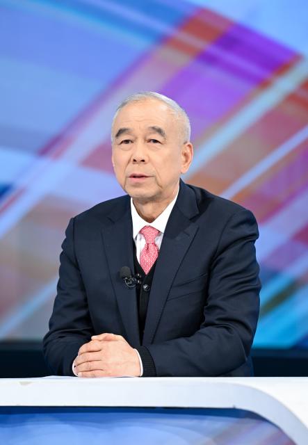 (251217) -- BEIJING, Dec. 17, 2025 (Xinhua) -- Xue Zengyi, senior vice chairman of CP Group Agro-industry & Food Business, China Area, speaks at the recording site of the latest episode of the China Economic Roundtable, an all-media talk show hosted by Xinhua News Agency. (Xinhua/Chen Yehua)