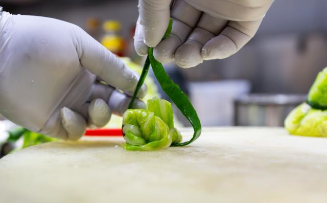 (251217) -- GUANGYUAN, Dec. 17, 2025 (Xinhua) -- A chef prepares tofu banquet at a restaurant in Jian'ge County of Guangyuan City, southwest China's Sichuan Province, Dec. 13, 2025.
  Guangyuan, in northern Sichuan Province, run through by the Jialing River and its tributaries, nurtures unique cuisines with its pure water. Across its streets and alleys, bowls of freshly steamed and sliced cold noodles attract people from day and night. Thanks to the ingredients, the cold noodles boast robust flavor of rice.  
  In Jian'ge County under Guangyuan City, Jianmen tofu, a local renowned dish, also made from this pure water with local soybeans, has gained its popularity among local residents as well as tourists. Chefs here also have created various cooking recipes for tofu to express their love for this simple raw material.
  Cooked with traditional skills, local dishes in Guangyuan preserve the original flavor of food materials and evoke the nostalgia for people working away from home. (Xinhua/Lian Zhen)