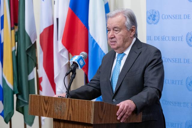 (251217) -- UNITED NATIONS, Dec. 17, 2025 (Xinhua) -- UN Secretary-General Antonio Guterres speaks at a press encounter at the UN headquarters in New York, Dec. 17, 2025. Guterres on Wednesday condemned the continued arbitrary detention of UN personnel by the Houthis in Yemen. (Eskinder Debebe/UN Photo/Handout via Xinhua)