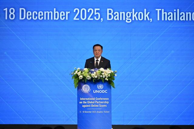 (251218) -- BANGKOK, Dec. 18, 2025 (Xinhua) -- Thailand's caretaker Prime Minister Anutin Charnvirakul addresses a reception banquet for the International Conference on the Global Partnership against Online Scams in Bangkok, Thailand, Dec. 17, 2025. The International Conference on the Global Partnership against Online Scams commenced here on Wednesday, aiming to forge a more coordinated response and strengthen cooperation in combating transnational crimes. (Thailand's Ministry of Foreign Affairs/Handout via Xinhua)