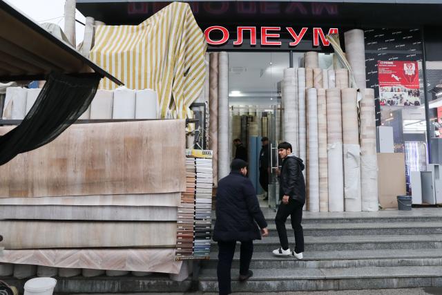 (251218) -- GUANGYUAN, Dec. 18, 2025 (Xinhua) -- This photo taken on Dec. 12, 2025 shows Jamshid Tashpulatov's building supplies store in Tashkent, Uzbekistan. The home furnishing industry of Guangyuan stands out for its high quality, and its roll flooring products sell well across China and overseas.  
  In Tashkent, the capital of Uzbekistan, a building supplies store that sells flooring products from Guangyuan is doing brisk business. Jamshid Tashpulatov, the owner of the store, hopes to cooperate with more Chinese companies as the business keeps growing.
  Historically a key stop connecting China with other countries, Guangyuan is now emerging as a new landmark for western China's opening up. (Photo by Zafar Khalilov/Xinhua)