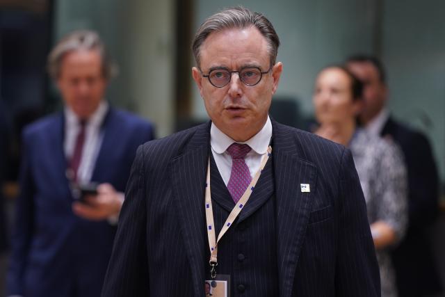 (251219) -- BRUSSELS, Dec. 19, 2025 (Xinhua) -- Belgian Prime Minister Bart De Wever attends an EU summit in Brussels, Belgium, Dec. 18, 2025.
  Guarantees proposed by the European Union (EU) for using frozen Russian assets to finance Ukraine were "still insufficient," said Belgian Prime Minister Bart De Wever on Thursday, warning that Belgium would not bear the risks alone.
  Addressing the Belgian parliament ahead of an EU summit, De Wever said he had not seen a final text from the EU on guarantees that could persuade Belgium to agree on, and expected that clearer documents would be presented later in the day. (Xinhua/Peng Ziyang)