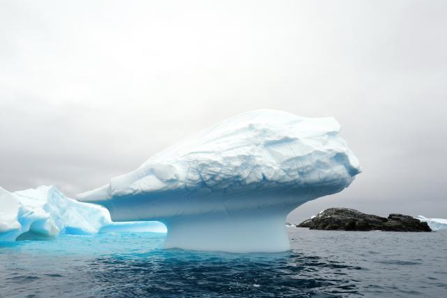 (251219) -- ANTARCTICA, Dec. 19, 2025 (Xinhua) -- An iceberg is seen near the coast of Spert Island in Antarctica, Dec. 16, 2025. (Photo by Yang Shu/Xinhua)