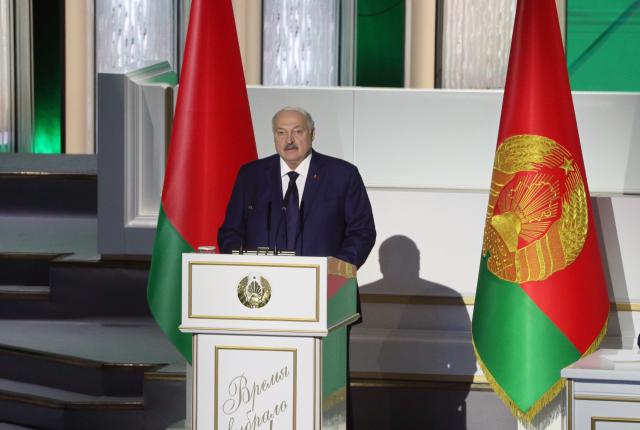 (251219) -- MINSK, Dec. 19, 2025 (Xinhua) -- Belarusian President Alexander Lukashenko addresses the parliament in Minsk, Belarus, Dec. 18, 2025. Belarusian President Alexander Lukashenko said Thursday that the Oreshnik missile systems have been set up in Belarus and they are about to begin combat alert duty.
  The Oreshnik, a hypersonic missile, is capable of reaching high speeds, according to media reports. (Photo by Henadz Zhinkov/Xinhua)