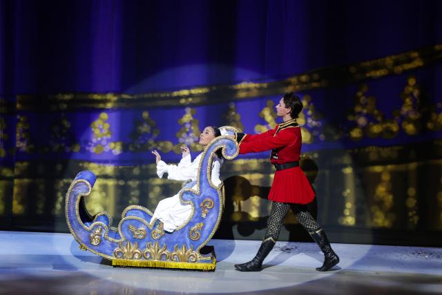 (251219) -- MEXICO CITY, Dec. 19, 2025 (Xinhua) -- Dancers of the National Dance Company of Mexico perform "The Nutcracker" at the National Auditorium in Mexico City, Mexico, Dec. 18, 2025. (Xinhua/Francisco Canedo)