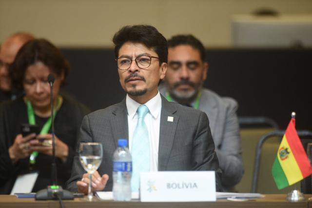 (251219) -- FOZ DO IGUACU, Dec. 19, 2025 (Xinhua) -- Bolivian Foreign Minister Fernando Aramayo participates in the Common Market Council meeting of Mercosur in Foz do Iguacu, Brazil, on Dec. 19, 2025. (Photo by Lucio Tavora/Xinhua)