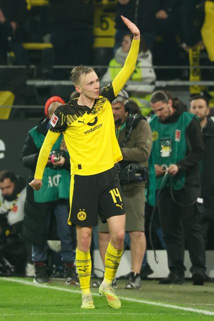 (251220) -- DORTMUND, Dec. 20, 2025 (Xinhua) -- Maximilian Beier of Borussia Dortmund celebrates scoring during the German first division Bundesliga football match between Borussia Dortmund and Borussia Moenchengladbach in Dortmund, Germany, Dec. 19, 2025. (Photo by Joachim Bywaletz/Xinhua)