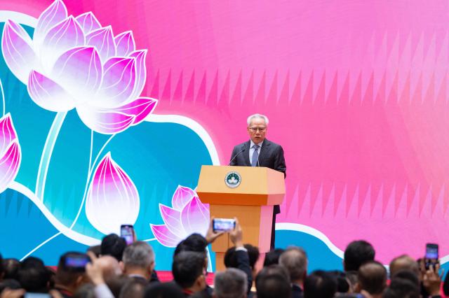 (251220) -- MACAO, Dec. 20, 2025 (Xinhua) -- Chief Executive of the Macao Special Administrative Region (SAR) Sam Hou Fai speaks at a reception celebrating the 26th anniversary of Macao's return to the motherland, in Macao, south China, Dec. 20, 2025. (Xinhua/Cheong Kam Ka)