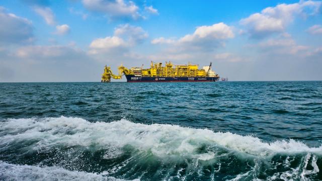 (251221) -- TIANJIN, Dec. 21, 2025 (Xinhua) -- This photo taken on Dec. 21, 2025 shows the offshore oil and gas platforms in Bohai Oilfield. China's largest offshore oilfield, the Bohai Oilfield, has produced over 40 million tonnes of oil equivalent in 2025, setting a historical record, the China National Offshore Oil Corporation (CNOOC) announced Sunday.
The Bohai Oilfield, which currently operates more than 60 producing oil and gas fields, has yielded a cumulative crude oil output exceeding 600 million tonnes. Over the past five years, its oil and gas production has grown by 5 percent annually, according to CNOOC. (Photo by Du Penghui/Xinhua)