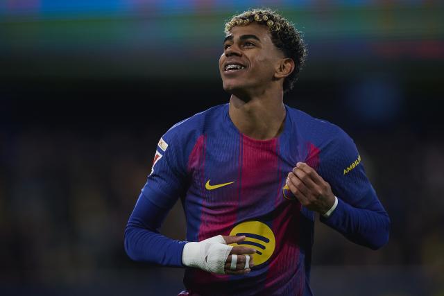 (251222) -- VILA-REAL, Dec. 22, 2025 (Xinhua) -- Lamine Yamal of Barcelona celebrates a goal during the La Liga football match between Villarreal and Barcelona in Vila-Real, Spain, Dec. 21, 2025. (Str/Xinhua)