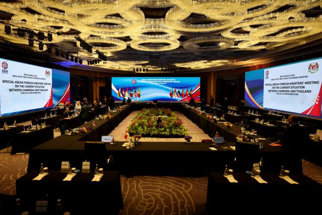 (251222) -- KUALA LUMPUR, Dec. 22, 2025 (Xinhua) -- This photo shows the venue of the Special ASEAN Foreign Ministers' Meeting in Kuala Lumpur, Malaysia, Dec. 22, 2025.
  The Special ASEAN Foreign Ministers' Meeting to address the Thai-Cambodia conflict was held on Monday in Kuala Lumpur, as the regional grouping seeks to promote de-escalation. (Bernama via Xinhua)