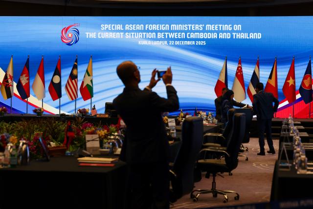(251222) -- KUALA LUMPUR, Dec. 22, 2025 (Xinhua) -- This photo shows the venue of the Special ASEAN Foreign Ministers' Meeting in Kuala Lumpur, Malaysia, Dec. 22, 2025.
  The Special ASEAN Foreign Ministers' Meeting to address the Thai-Cambodia conflict was held on Monday in Kuala Lumpur, as the regional grouping seeks to promote de-escalation. (Bernama via Xinhua)