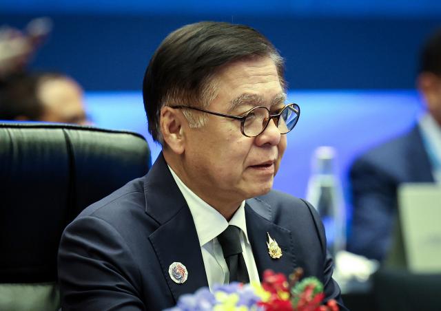 (251222) -- KUALA LUMPUR, Dec. 22, 2025 (Xinhua) -- Thai Foreign Minister Sihasak Phuangketkeow attends the Special ASEAN Foreign Ministers' Meeting in Kuala Lumpur, Malaysia, Dec. 22, 2025.
  The Special ASEAN Foreign Ministers' Meeting to address the Thai-Cambodia conflict was held on Monday in Kuala Lumpur, as the regional grouping seeks to promote de-escalation. (Bernama via Xinhua)