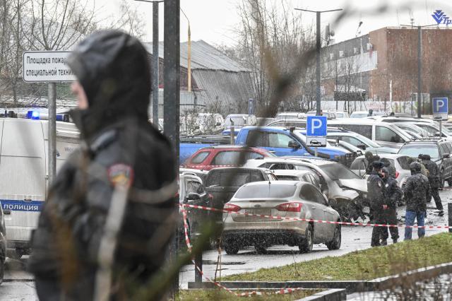 (251222) -- MOSCOW, Dec. 22, 2025 (Xinhua) -- This photo taken on Dec. 22, 2025 shows the car explosion site on Yasenevaya Street in southern Moscow, Russia. Russian Lieutenant General Fanil Sarvarov was killed in a car explosion in Moscow on Monday, the Russian Investigative Committee said.
   According to the committee, an explosive device was planted under a car and detonated on Yasenevaya Street in southern Moscow on Monday morning. Sarvarov, head of the Operational Training Directorate of the Russian Armed Forces' General Staff, died from injuries.
   An investigation has been launched into the murder, with authorities examining multiple possible motives, including alleged involvement by Ukrainian special services, it said. (Xinhua/Hao Jianwei)