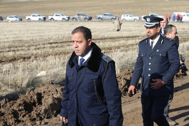 (251224) -- ANKARA, Dec. 24, 2025 (Xinhua) -- A Libyan military delegation arrives at the plane crash site near Kesikkavak village in Ankara's Haymana district, Türkiye, on Dec. 24, 2025.
  Libya's army chief of staff, Mohammed al-Haddad, and four other military officials were killed when their business jet crashed south of Ankara on Tuesday evening, Libyan and Turkish authorities said.
   Turkish gendarmerie units located the wreckage of the Falcon 50 jet near Kesikkavak village in Ankara's Haymana district, Turkish Interior Minister Ali Yerlikaya said. (Mustafa Kaya/Handout via Xinhua)