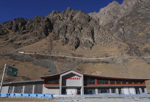 (251225) -- URUMQI, Dec. 25, 2025 (Xinhua) -- This photo taken on Dec. 20, 2025 shows a view of the rescue station of Tianshan Shengli Tunnel on Urumqi-Yuli Expressway in northwest China's Xinjiang Uygur Autonomous Region. The Tianshan Shengli Tunnel, the world's longest expressway tunnel, and the Urumqi-Yuli Expressway that traverses the Tianshan Mountains via the tunnel, will be open to traffic by the end of this year, enabling a new shortcut linking southern and northern parts of Xinjiang.
  The 22.13-kilometer tunnel will reduce the time it takes to drive across the middle section of the Tianshan Mountains from several hours to about 20 minutes.
   Once operational, the travel time from the regional capital of Urumqi, north of the Tianshan Mountains, to Korla, south of the Tianshan Mountains, will be shortened from seven hours to about three hours. (Xinhua/Hu Huhu)