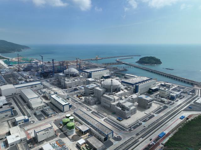 (251225) -- HUIZHOU, Dec. 25, 2025 (Xinhua) -- This undated file photo shows a view of the Taipingling nuclear power project in south China's Guangdong Province.
  The fuel loading for Unit 1 of China General Nuclear Power Group's (CGN) Taipingling nuclear power project in Guangdong commenced on Wednesday.
  The unit uses Hualong One technology, a domestically developed third-generation reactor design. It is the first Hualong One project in the Guangdong-Hong Kong-Macao Greater Bay Area. (Photo by Ke Yongchu/Xinhua)